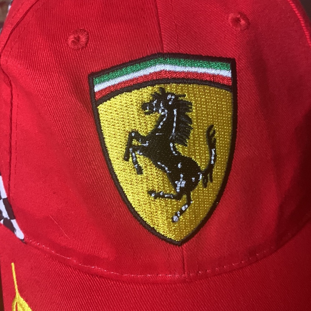 Ferrari Emblem  Cap - Picture 3 of 6